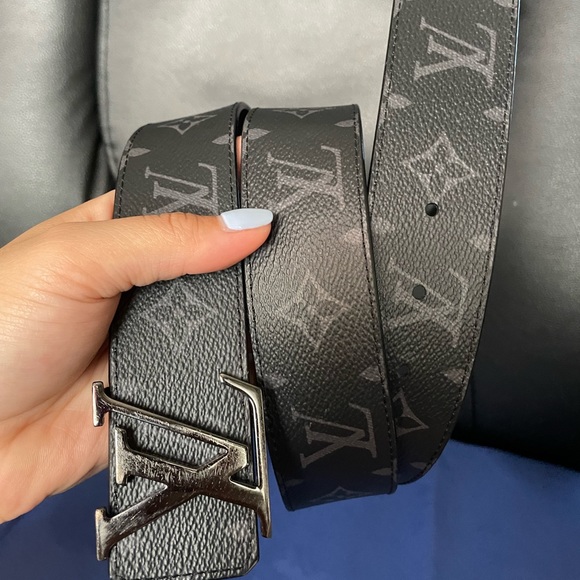 ❌SALE❌Authentic LV INITIALES 40MM REVERSIBLE Belt Size 95/38 🥋 - Picture 10 of 17
